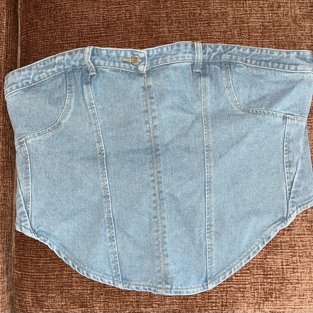 PrettyLittleThing Light Blue Denim Crop Top
